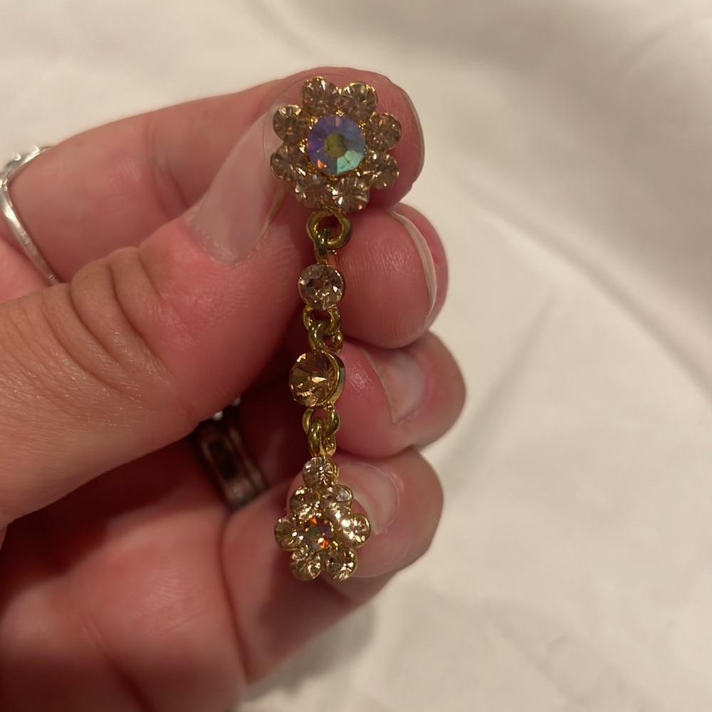Cute dangle flower earrings - BOGO